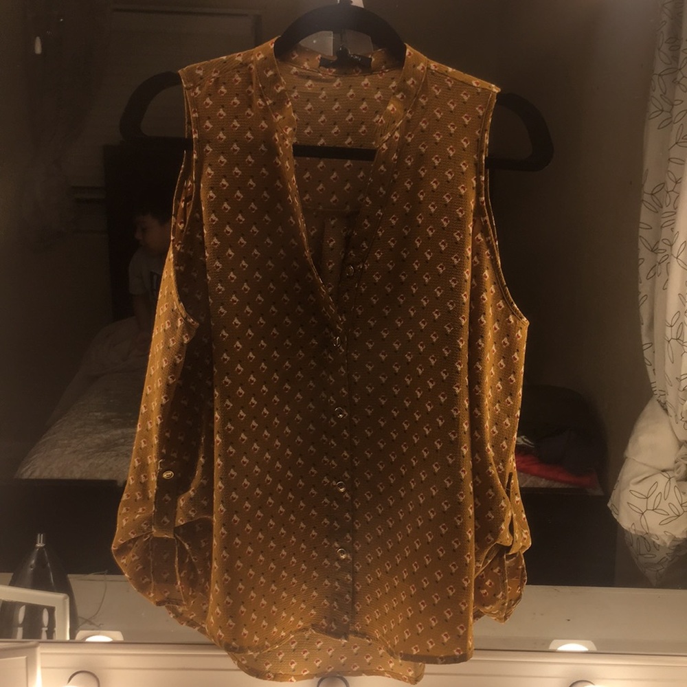 Cute mustard yellow top